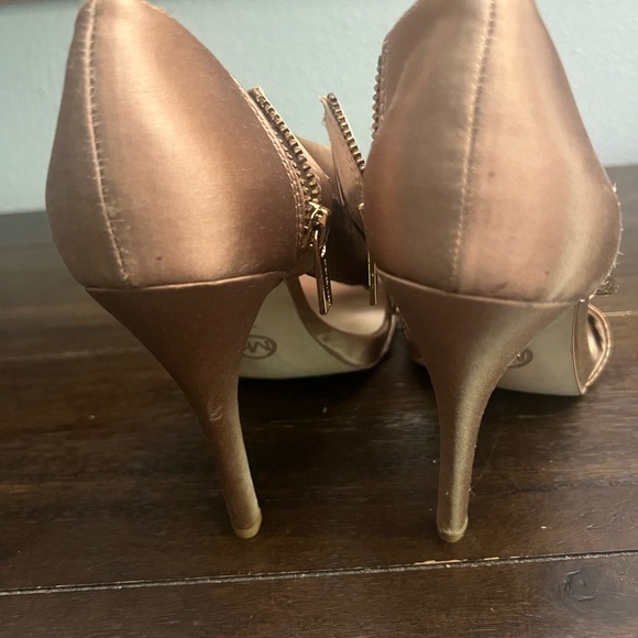 Michael Kors Metallic Bronze and Tan Heels 7.5 - Picture 5 of 5